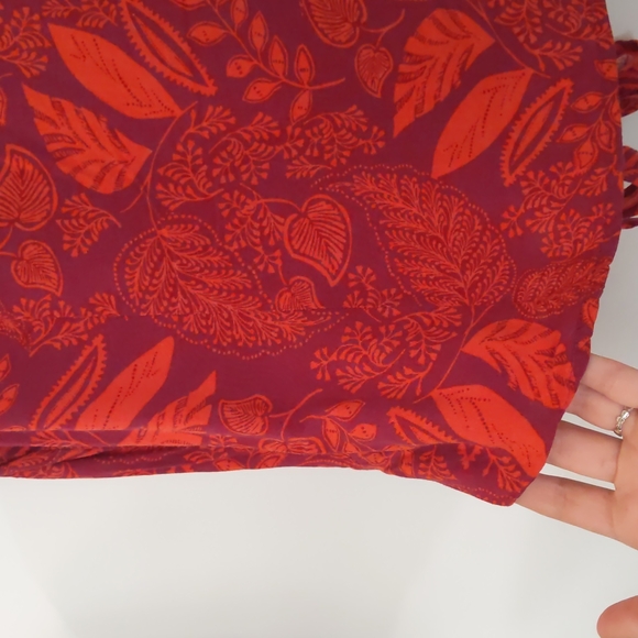 Tropical Sleeveless Blouse - Picture 8 of 12